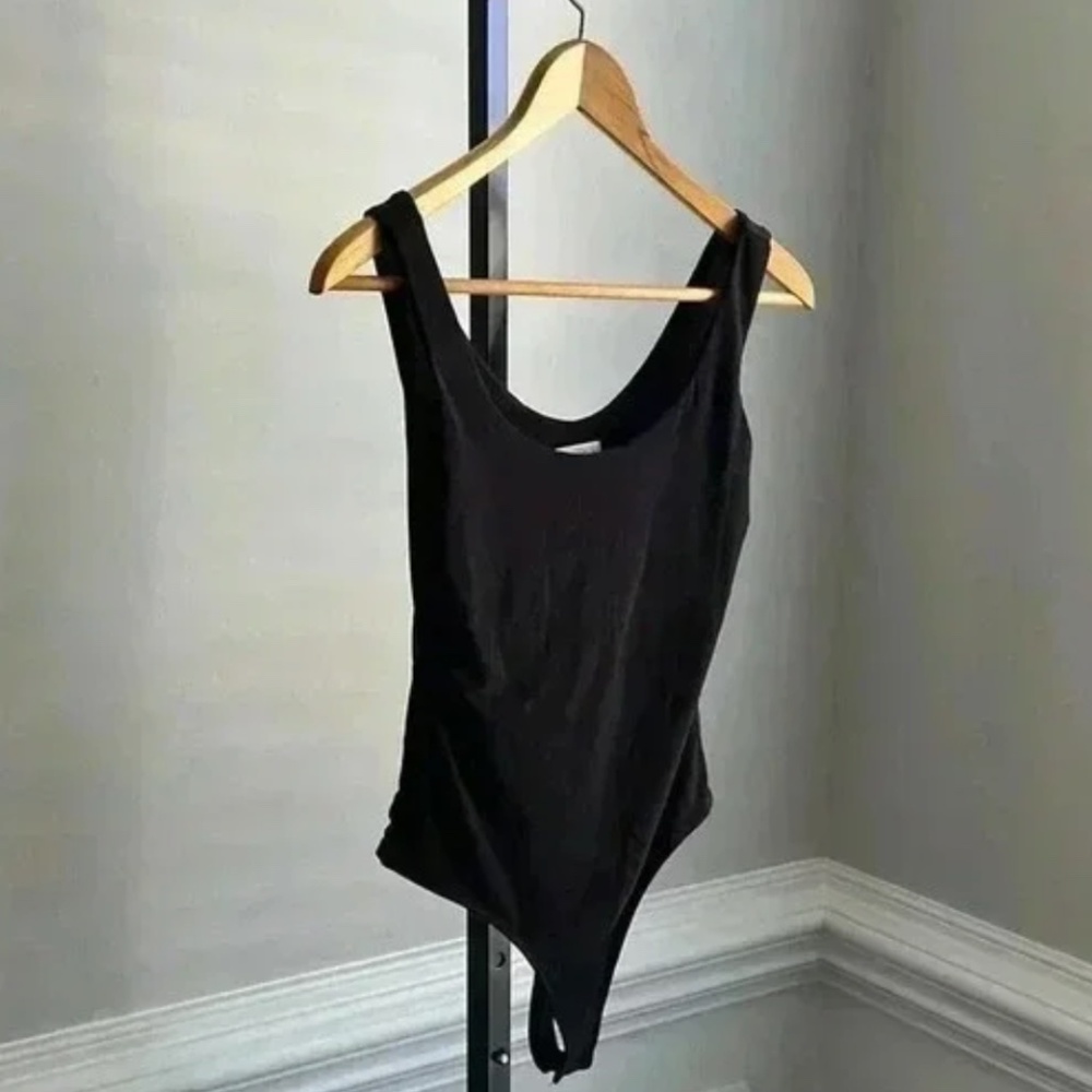 Classic Scoop Neck Leith Black Bodysuit